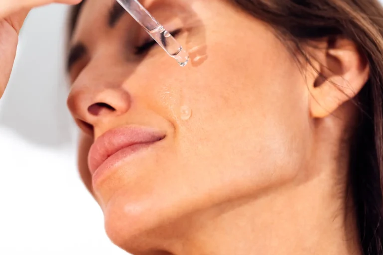 Открий сиянието - Как витамин C трансформира кожата ти - блог статия Merz Spezial България